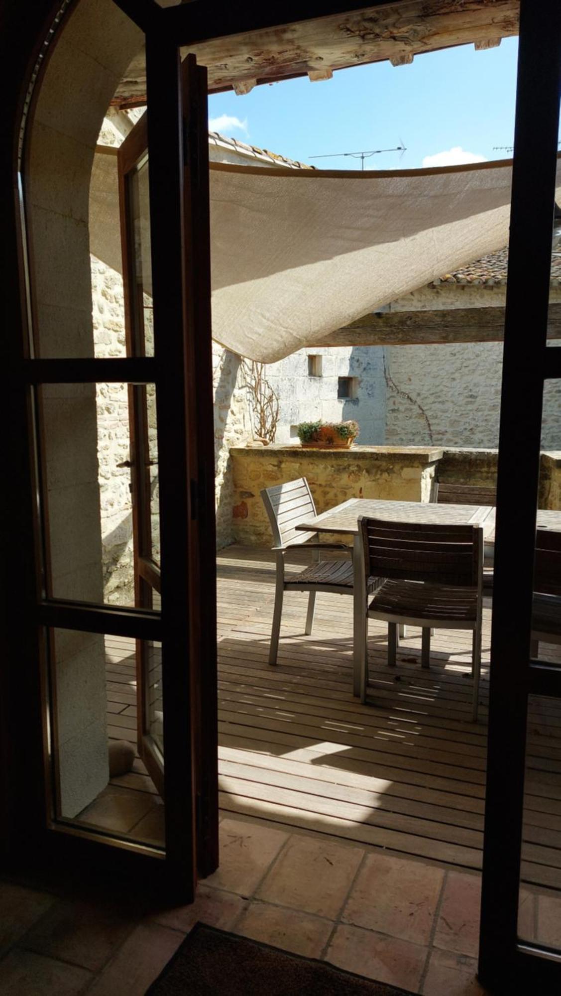 Le Petit Domeynes Meynes Exterior foto